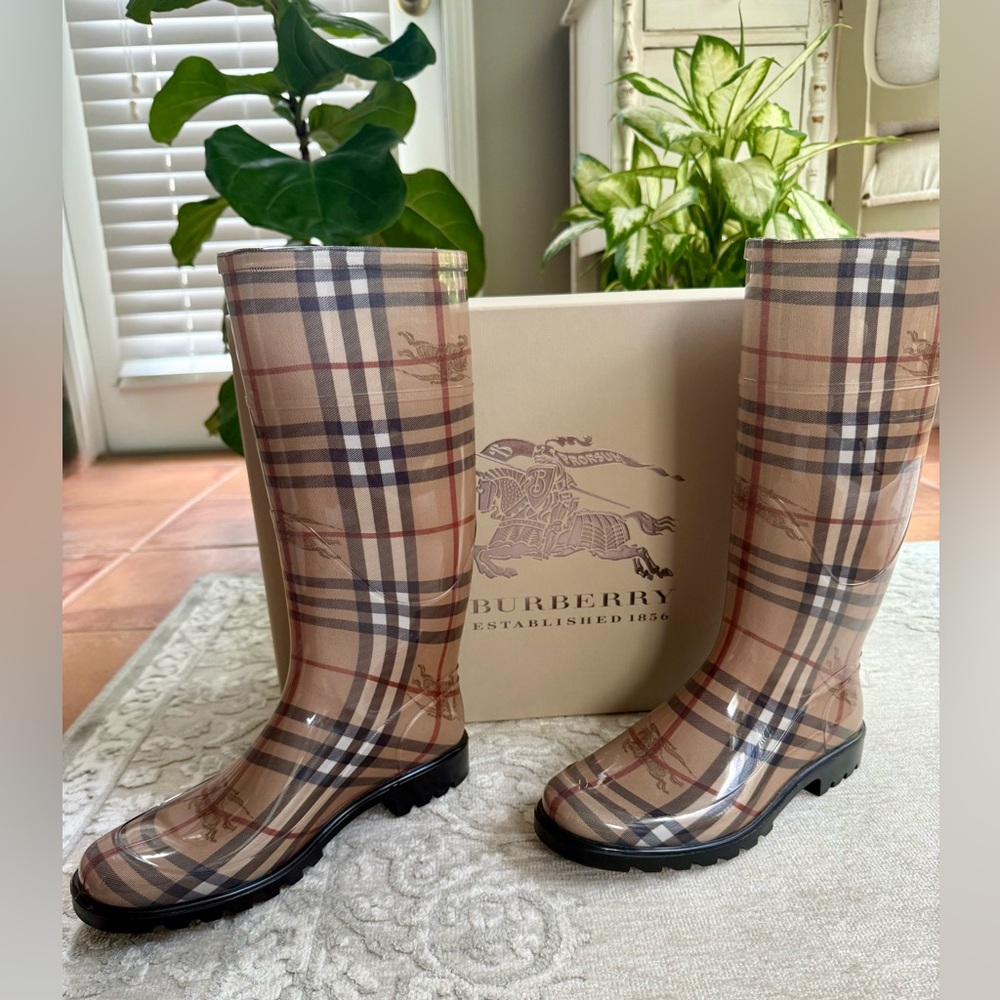 NWT* Burberry “Haymarket” Rain Boots